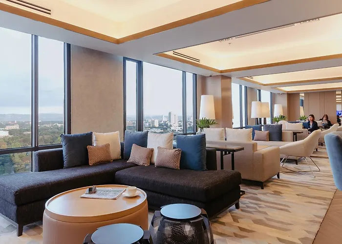 Corner King Suite